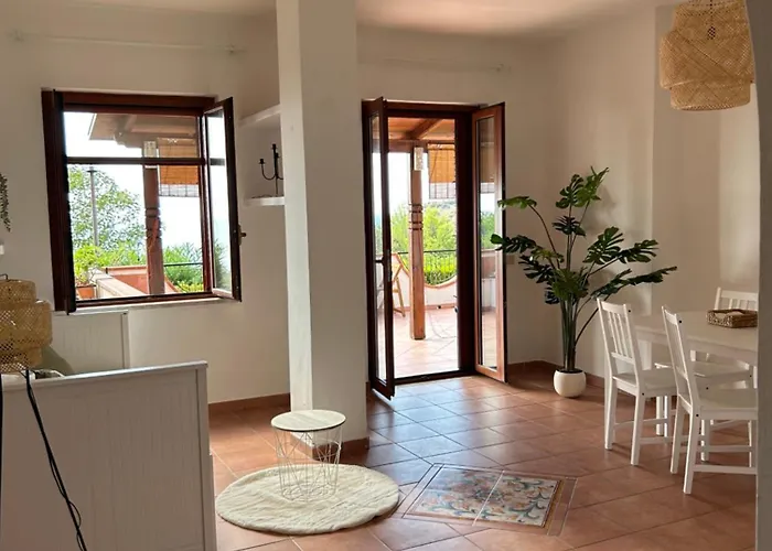 Residenza Belvedere - Lemon With Terrace & Garden Near The Sea Scalea